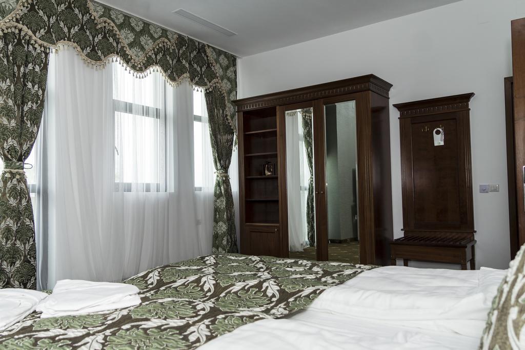 Отель Pik Elegance Плоешти Номер фото