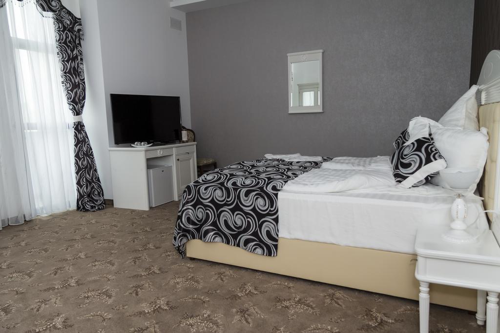 Отель Pik Elegance Плоешти Номер фото