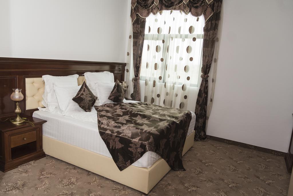 Отель Pik Elegance Плоешти Номер фото