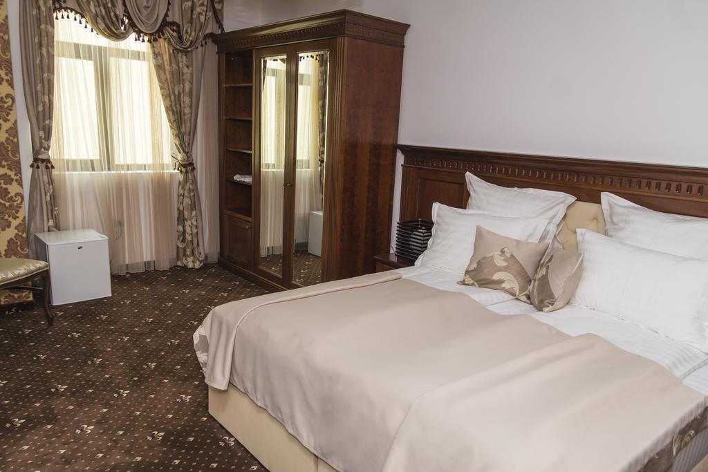 Отель Pik Elegance Плоешти Номер фото